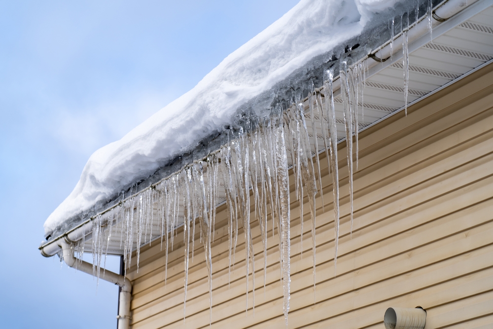 Winter Roof Maintenance Tips to Protect Your Home